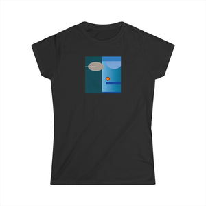 Quizical Expression Women's Graphic Tee