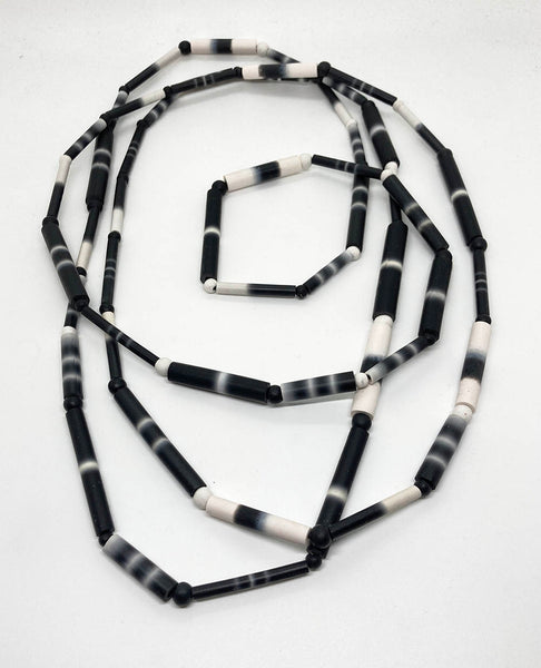 Black & White Blurred Bead Necklace